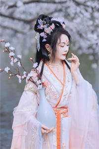 玲娘周释
