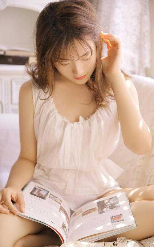 姜希何倩