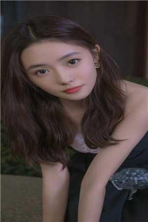 春桃云轻