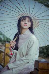 湛胜菲严萱冰