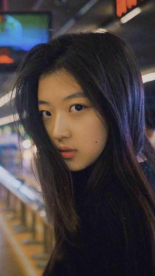 沈南依萧砚