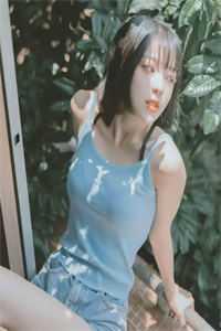 易锦妮荆义琪